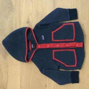 Patagonia hooded fleece with pockets